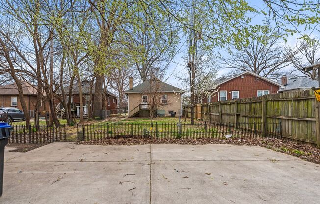 Spacious 1 Bed 1 Bath House off of Eastern Parkway