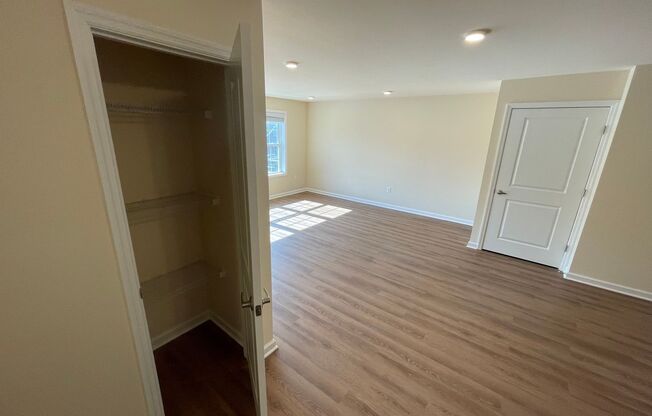 2 beds, 1 bath, 1,027 sqft, $1,625, Unit Apt 3212