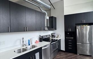 1 bed, 1 bath, 990 sqft, $2,100, Unit 211