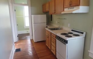 1 bed, 1 bath, 725 sqft, $855, Unit 1121 Berry Apt #3