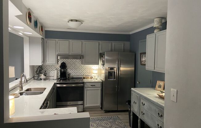 Charming 2 Bedroom 2 Bathroom Condo Located in Virginia Beach Available August 1st,2025