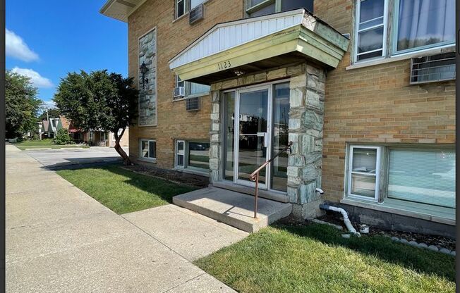 33rd Ave Apartments