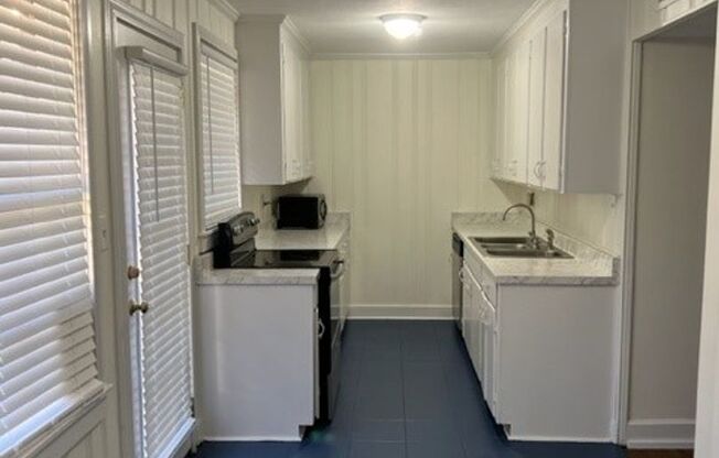 3 beds, 1 bath, $1,500