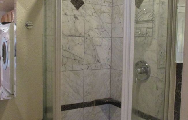 3 beds, 2 baths, $2,325, Unit 640-307