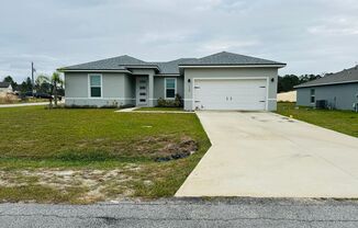 Charming 4 Bedroom, 2 Bathroom Home in Poinciana!!