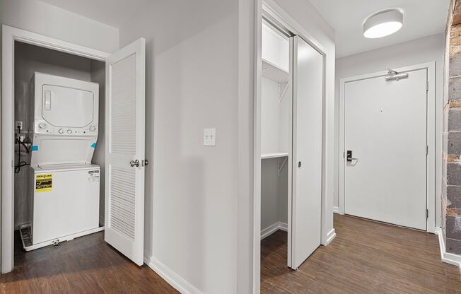2 beds, 1 bath, 656 sqft, $2,450, Unit 303