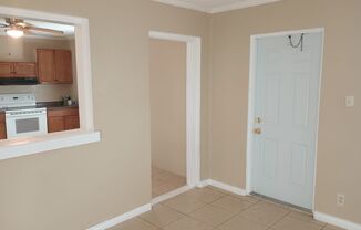 2 beds, 1 bath, $1,100, Unit #3