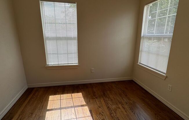 2 beds with 1 bath home for rent in Norman.  New paint and super clean!