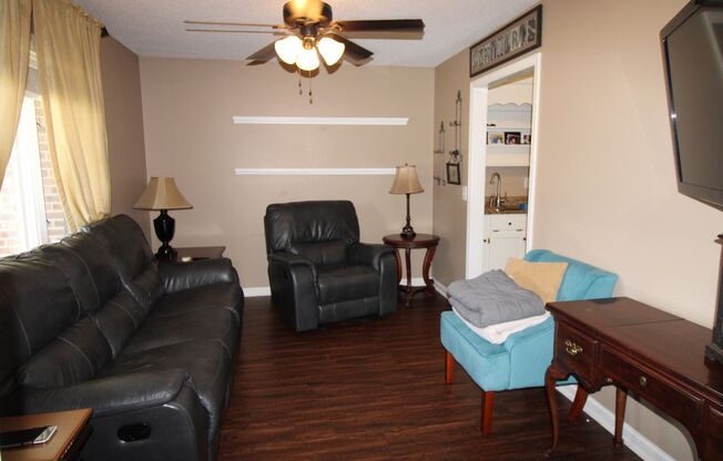 3 beds, 2 baths, $1,500