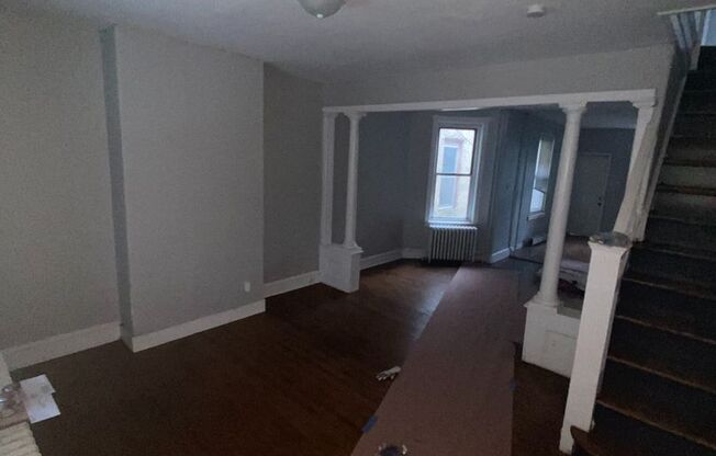 3 beds, 1 bath, $1,300