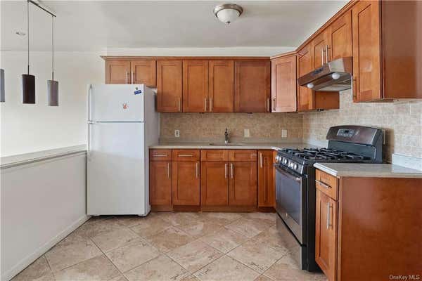 3 beds, 1 bath, 1,000 sqft, $2,850, Unit 3