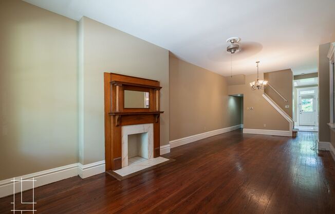 2 beds, 1 bath, $1,885, Unit 860 Summit St.