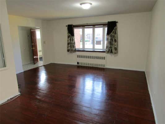 2 beds, 1 bath, 979 sqft, $2,500