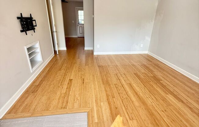2 Bedroom Hermitage condo only $1600!  Available now!