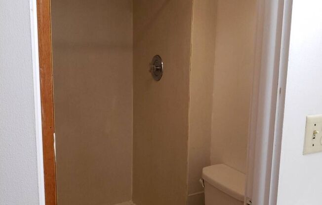 1 bed, 1 bath, 420 sqft, $585, Unit 82511