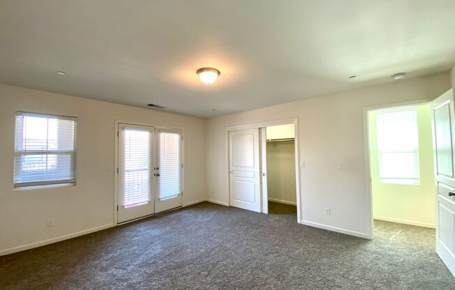 3 beds, 2.5 baths, $2,195