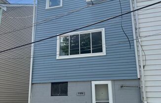 Newly Renovated 2 Bed, 1 Bath in the Northside- Central Air and All New Flooring!