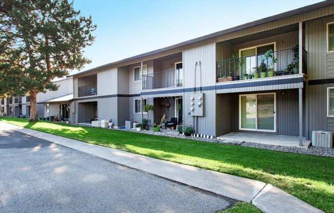 Maple Ridge Apartments Exterior