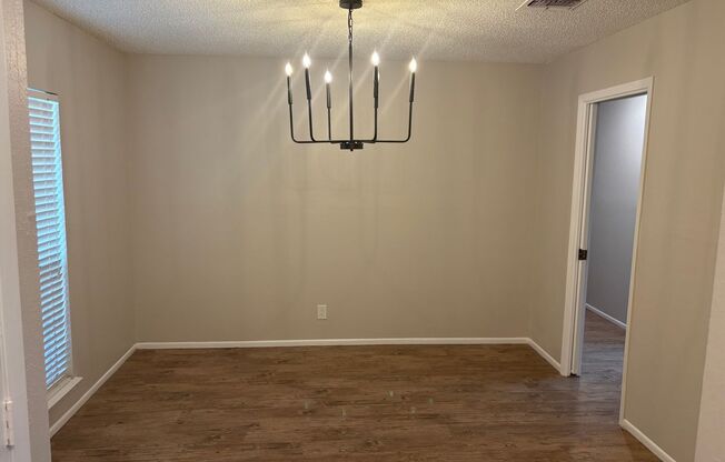 Charming 3-Bedroom Home in the Heart of San Antonio – Perfect for Families & Entertainment!