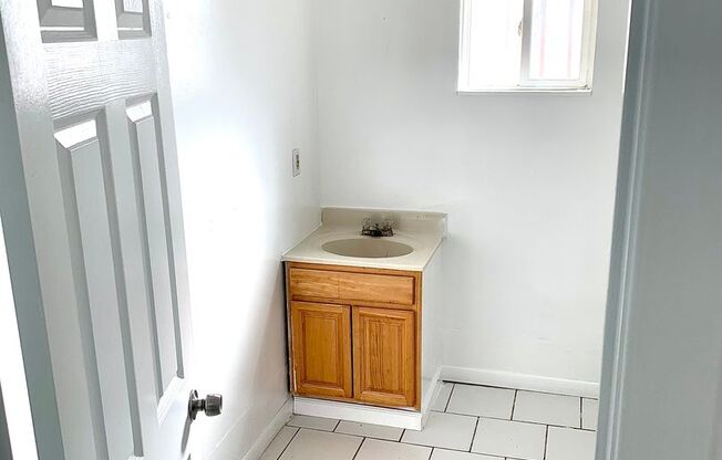 2 beds, 1 bath, $1,850