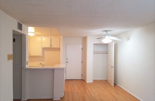 1 bed, 1 bath, $1,795, Unit 102