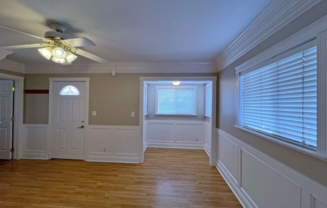 Charming and updated 2 bedroom, 1 bath bungalow in West Seattle