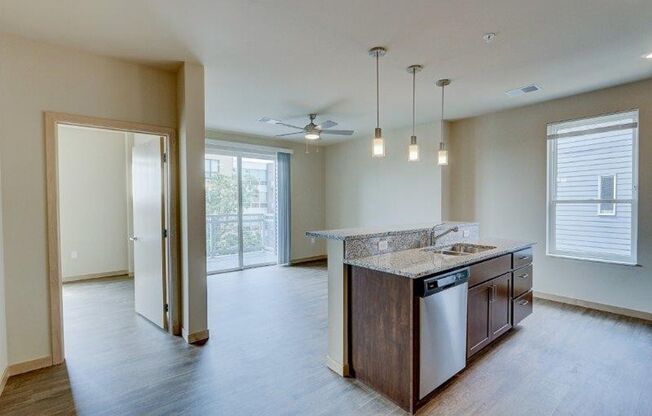 2 beds, 2 baths, 993 sqft, $2,350, Unit 415