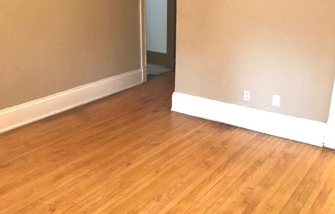 1 bed, 1 bath, $995, Unit 38