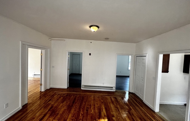 4 beds, 1 bath, 1,500 sqft, $2,700, Unit 1