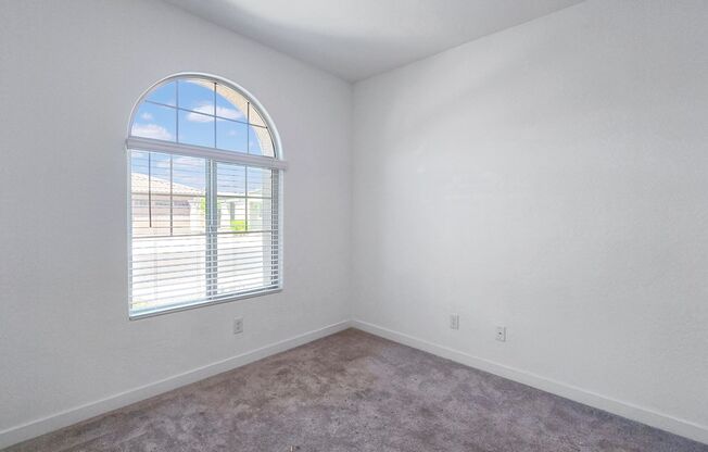 Solar home!  4/3 close to parks