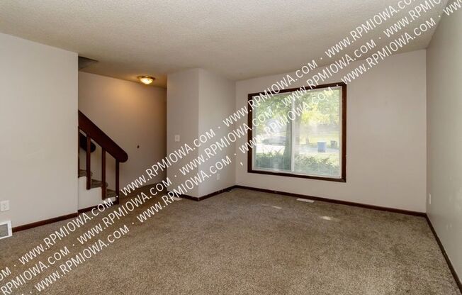 904 E HACKLEY