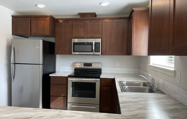 C221-Daybreak Gardens Apartments