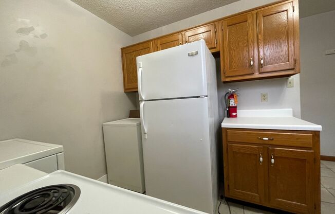 3 beds, 2 baths, $950, Unit C