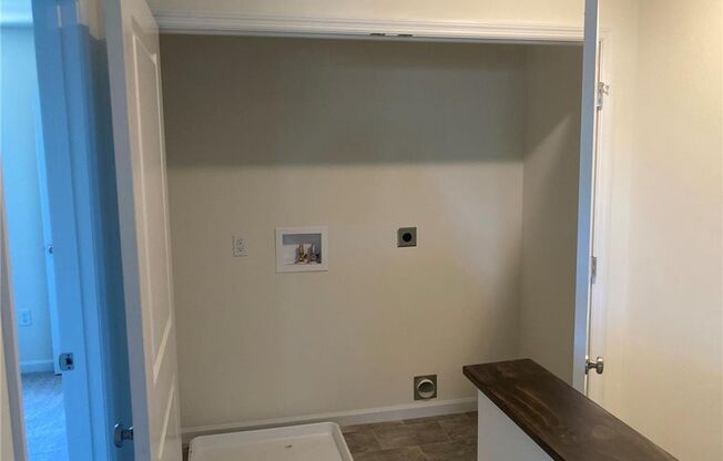 2 beds, 2 baths, 1,154 sqft, $2,500, Unit Daggett Avenue- 5004
