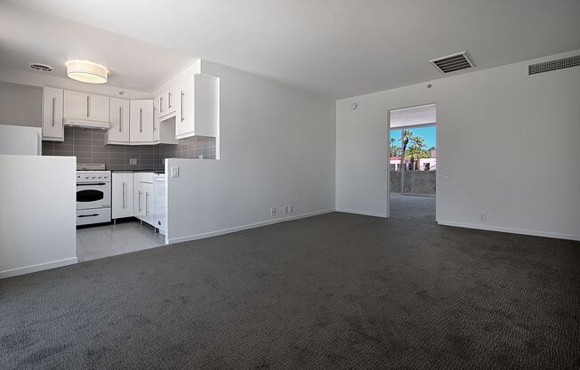 1 bed, 1 bath, 704 sqft, $1,895, Unit 212