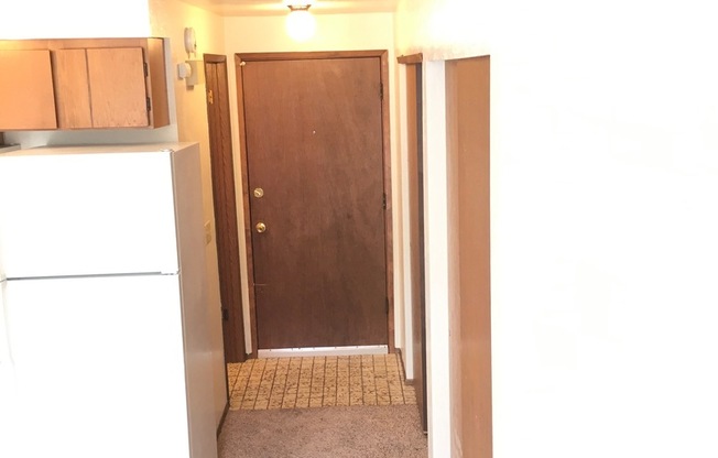 Studio, 1 bath, 450 sqft, $1,395, Unit 18