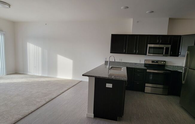 3 beds, 2 baths, 1,344 sqft, $1,665, Unit 336