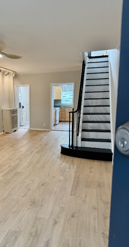 2322 S HUTCHINSON ST