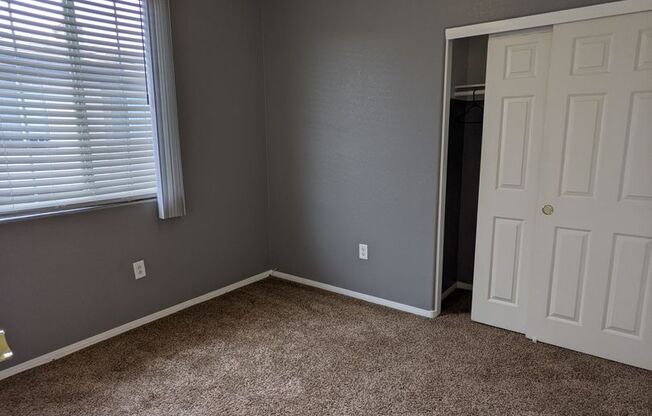 3 beds, 2 baths, $1,650, Unit # 203
