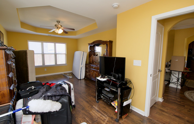 3 beds, 2 baths, $2,000