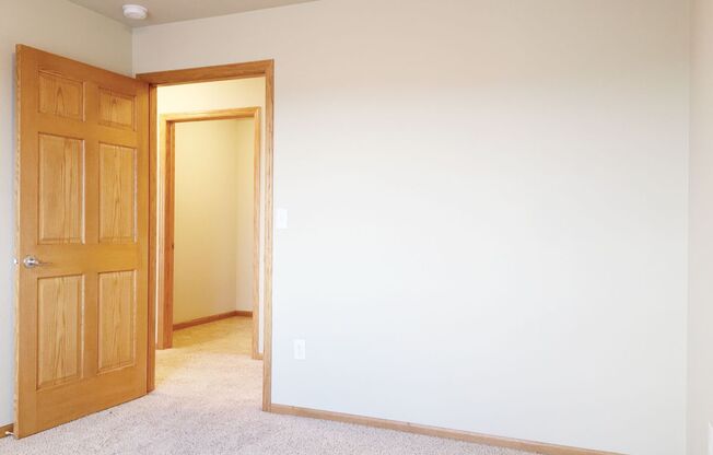 3 beds, 2 baths, 1,369 sqft, $1,445, Unit 1320-305