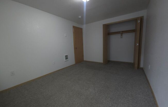 2 beds, 1 bath, 875 sqft, $1,450, Unit 127-58