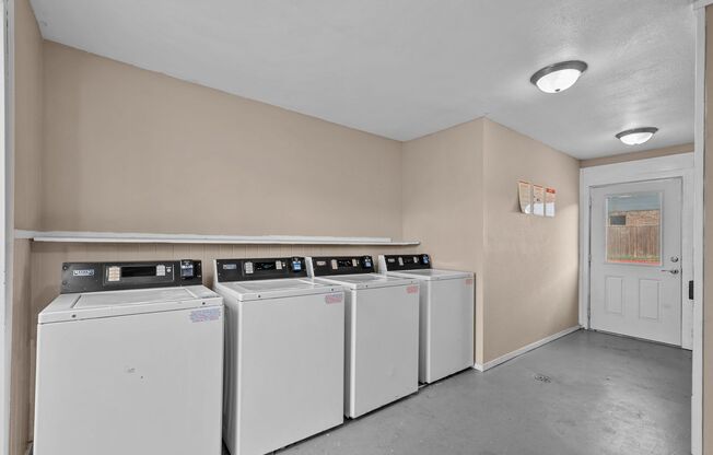 2 beds, 1 bath, 743 sqft, $1,500, Unit 17