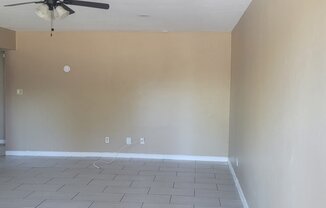 1852 ROBIN LN