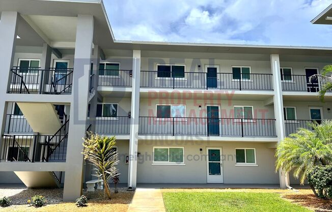 649 TAMIAMI TRL S