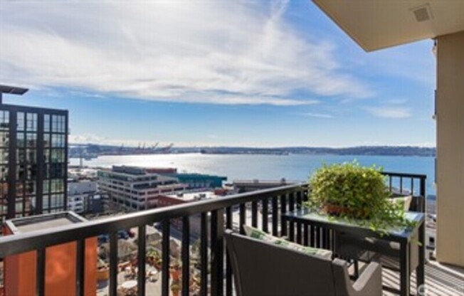 2607 Western Ave  #609