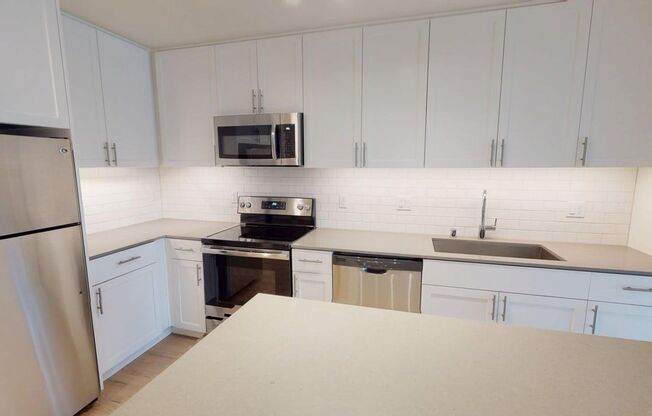 2 beds, 2 baths, 884 sqft, $3,545, Unit 707
