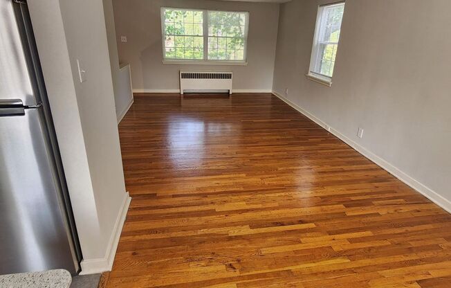2 beds, 1 bath, 897 sqft, $2,265, Unit A-05