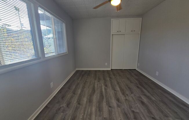 Beautifully Remodeled 2nd Floor Unit near downtown Martinez...