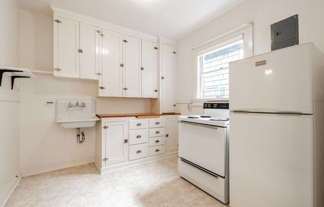 Studio, 1 bath, 370 sqft, $1,395, Unit 01 - 20
